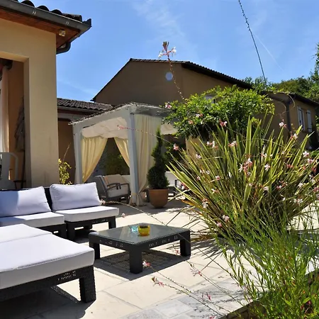 Bed & Breakfast Les Pigeonnes 2*