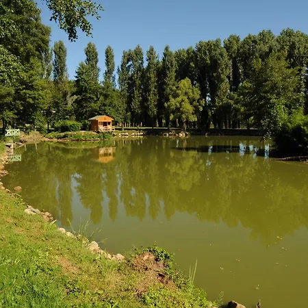 Les Pigeonnes Bed & Breakfast 2*