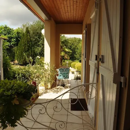 Les Pigeonnes Bed & Breakfast