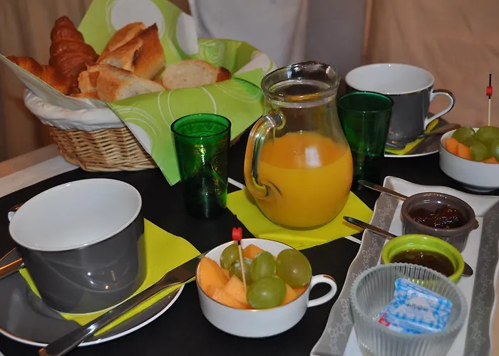 Oda ve Kahvaltı Les Pigeonnes 3*